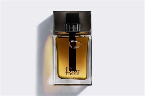 Dior Homme Parfum: il nobile profumo legnoso avvolto da note 